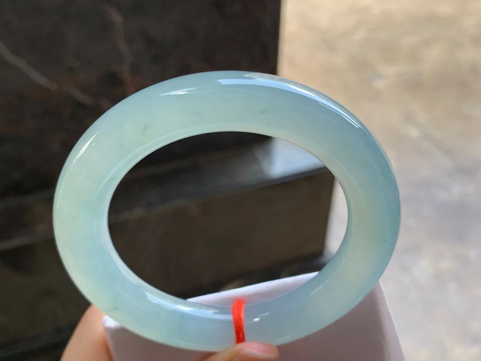 55.5-12

蓝水圆条手镯^_^水润冰透