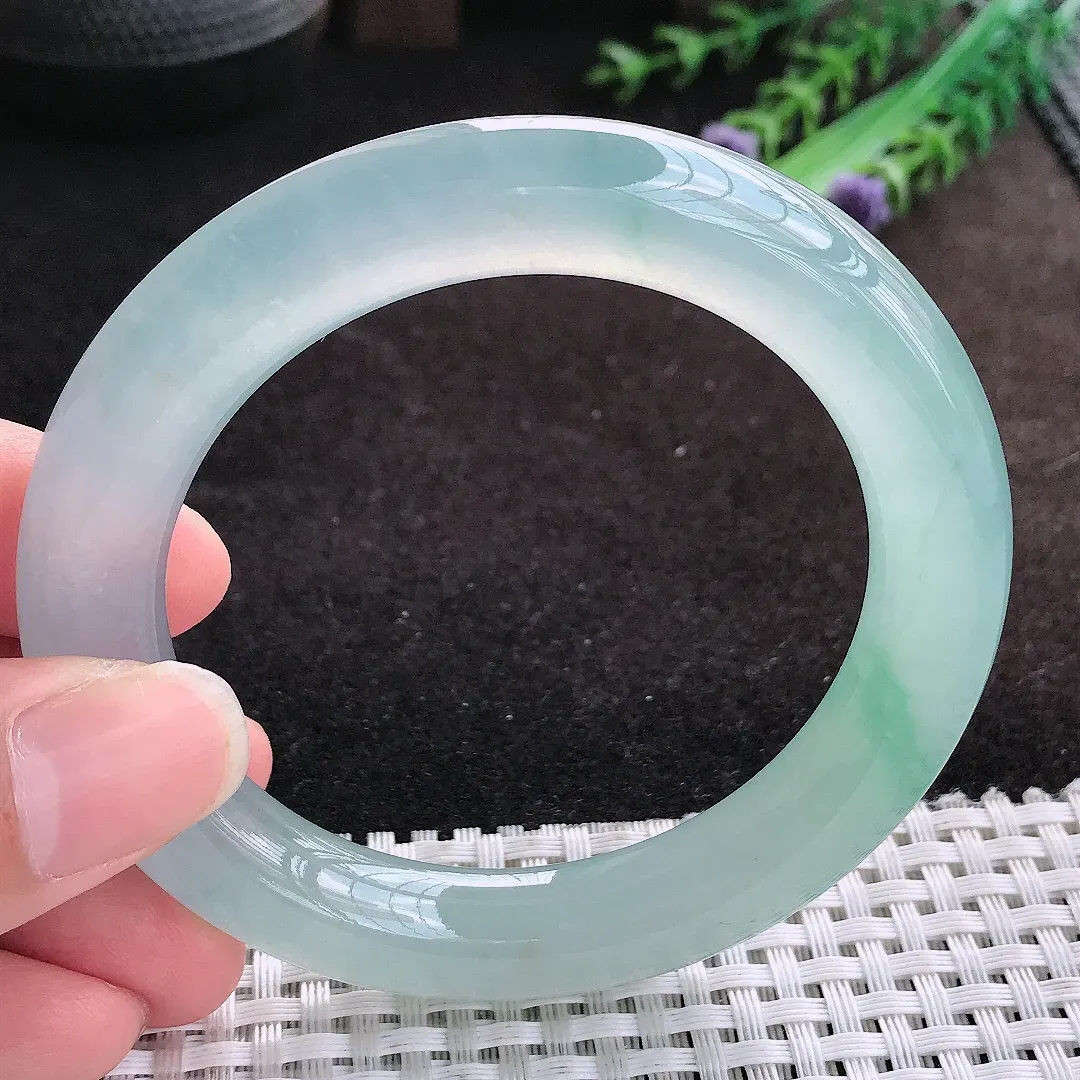 自然光56/10.6/11.3老坑冰种果冻胶飘绿圆条手镯缅甸翡翠宽边玉镯手环