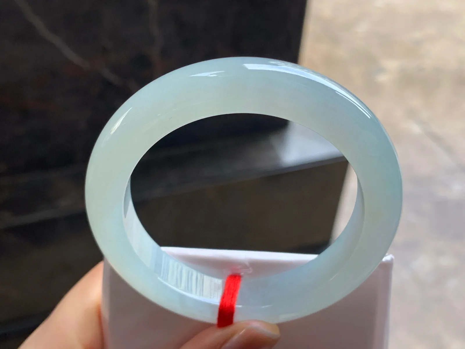 53-12-10

冰种飘绿手镯^_^清新 水润
