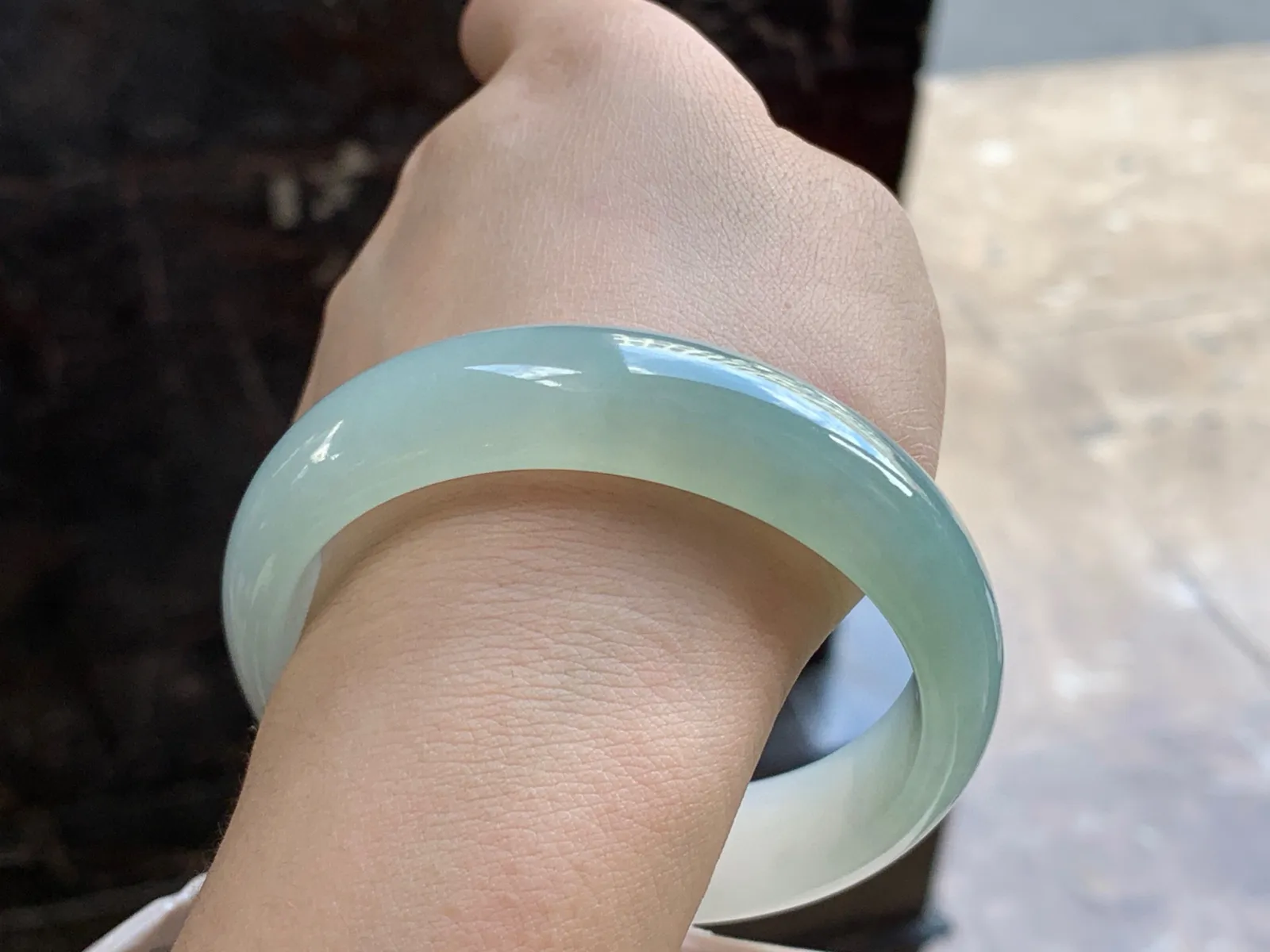 59-15.7-8

冰种宽版手镯^_^水润  清新