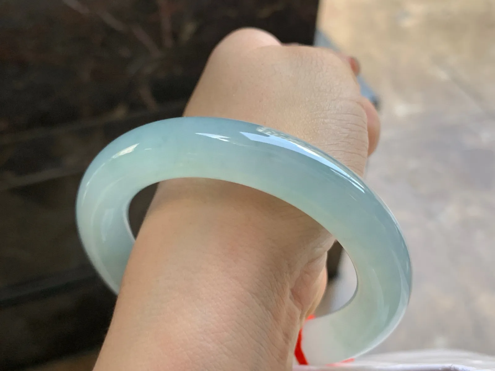 55.5-12

蓝水圆条手镯^_^水润冰透