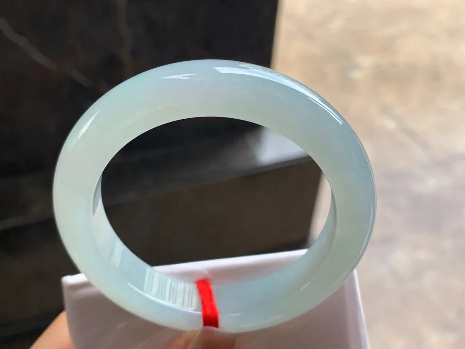 53-12-10

冰种飘绿手镯^_^清新 水润