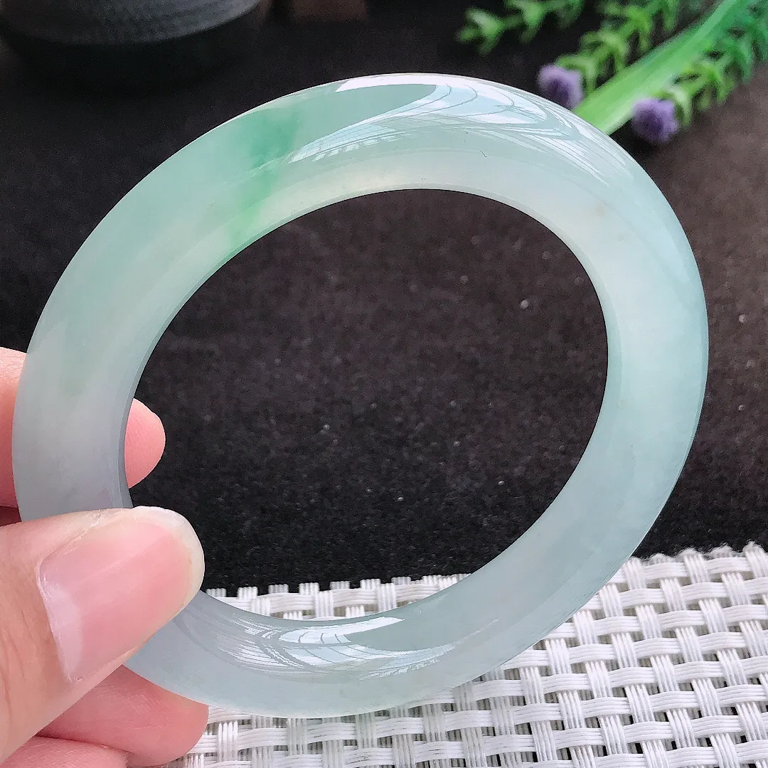 自然光56/10.6/11.3老坑冰种果冻胶飘绿圆条手镯缅甸翡翠宽边玉镯手环