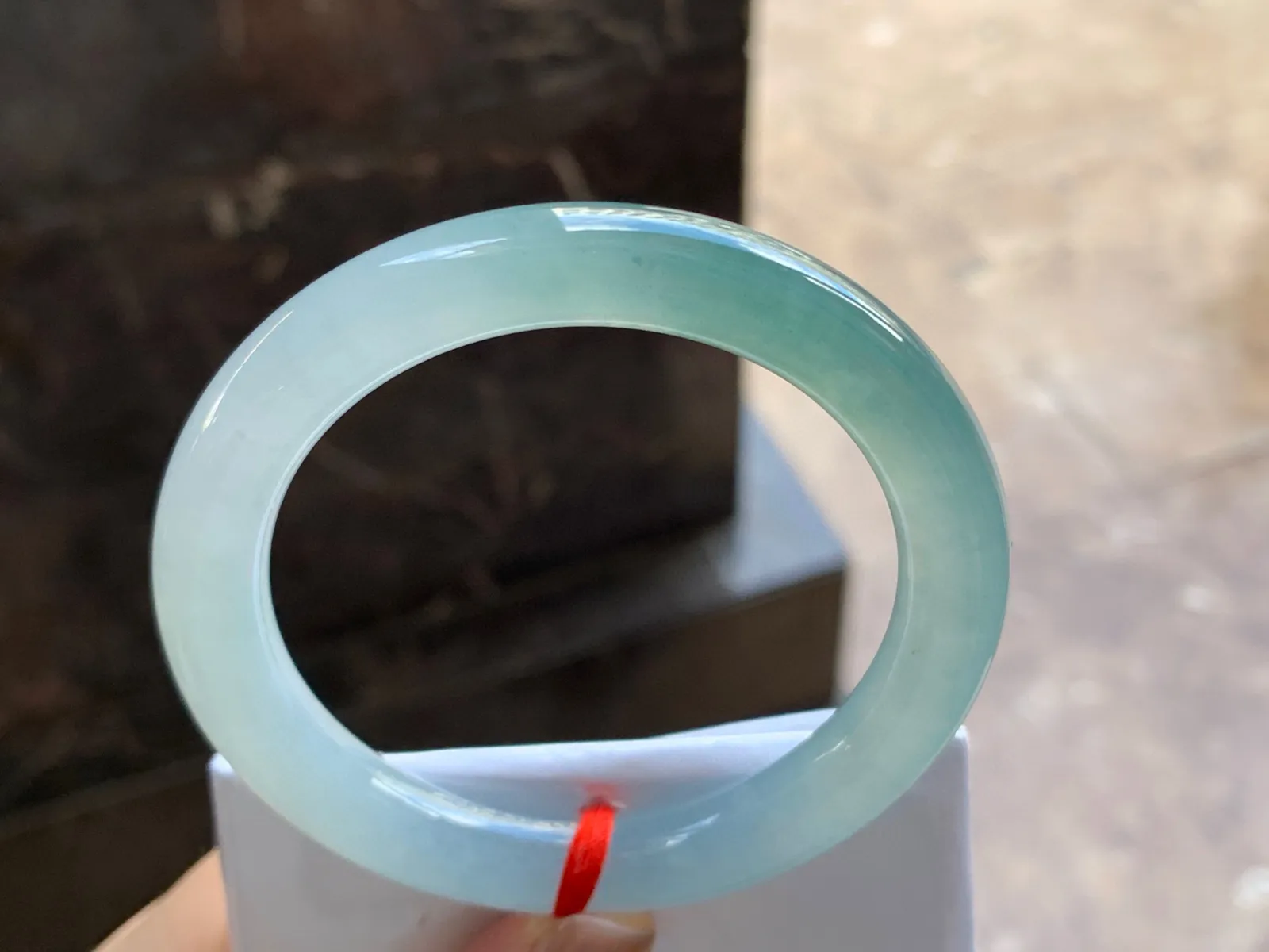 57-10

冰蓝圆条手镯^_^水润冰透 清新