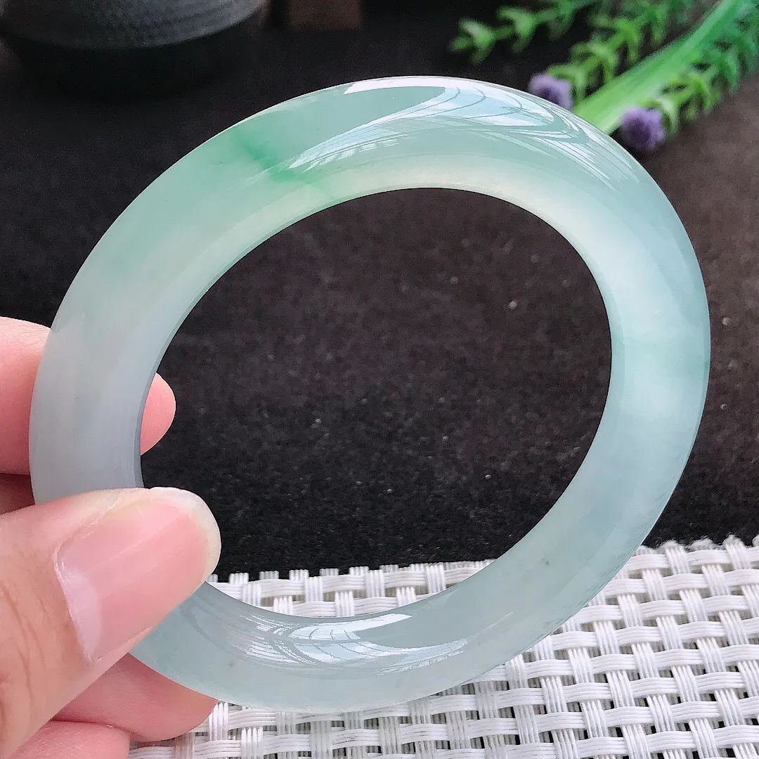 自然光56/10.6/11.3老坑冰种果冻胶飘绿圆条手镯缅甸翡翠宽边玉镯手环