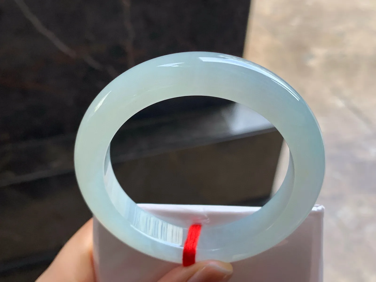 53-12-10

冰种飘绿手镯^_^清新 水润