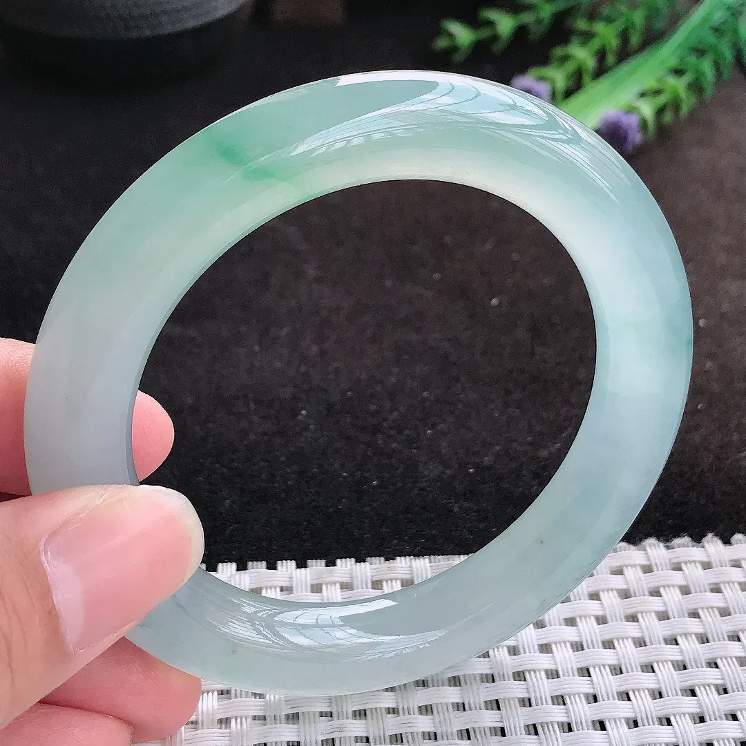 自然光56/10.6/11.3老坑冰种果冻胶飘绿圆条手镯缅甸翡翠宽边玉镯手环