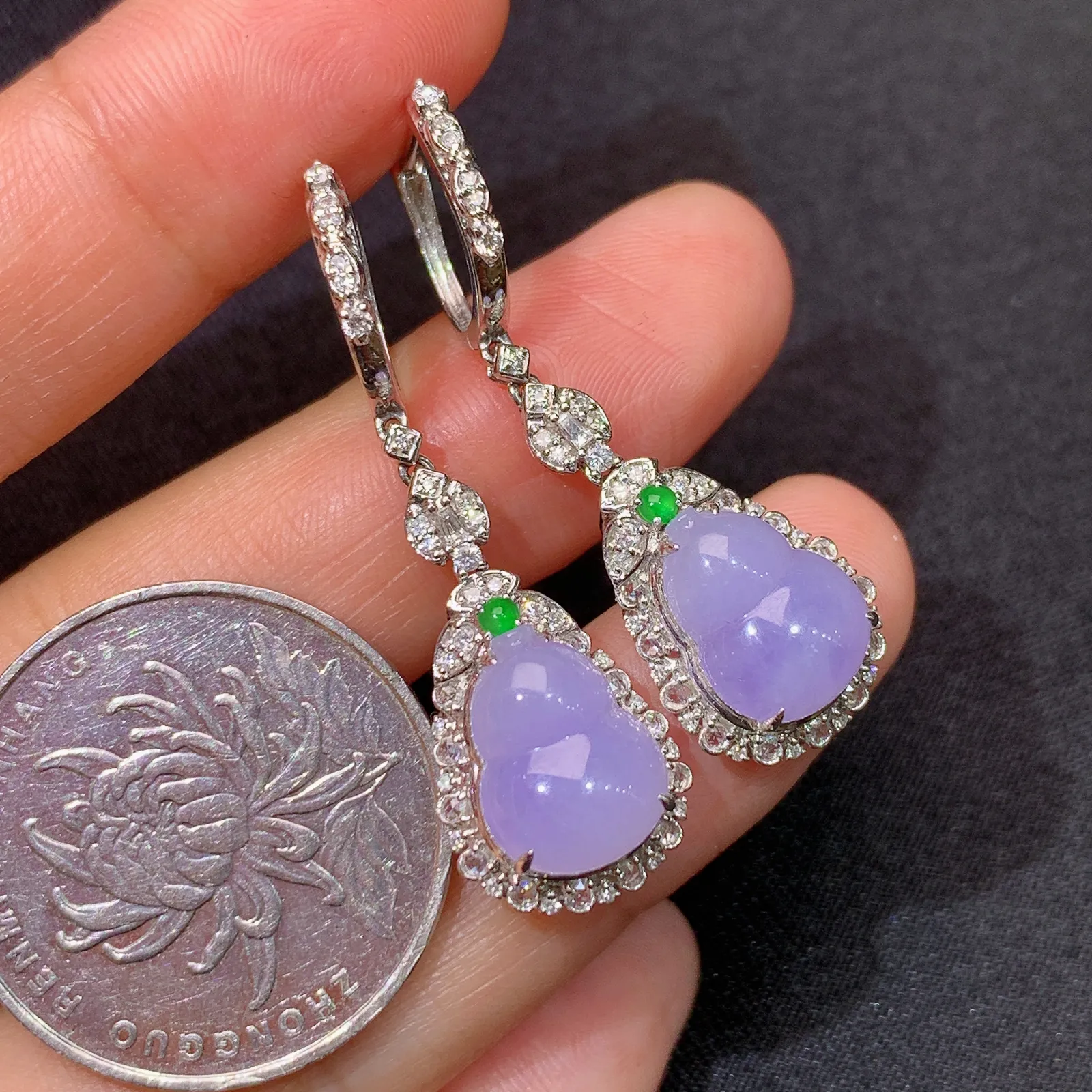 紫罗兰葫芦耳坠，18k金镶嵌，温润细腻，颜色鲜艳 尺寸11.3*8.3*3.3