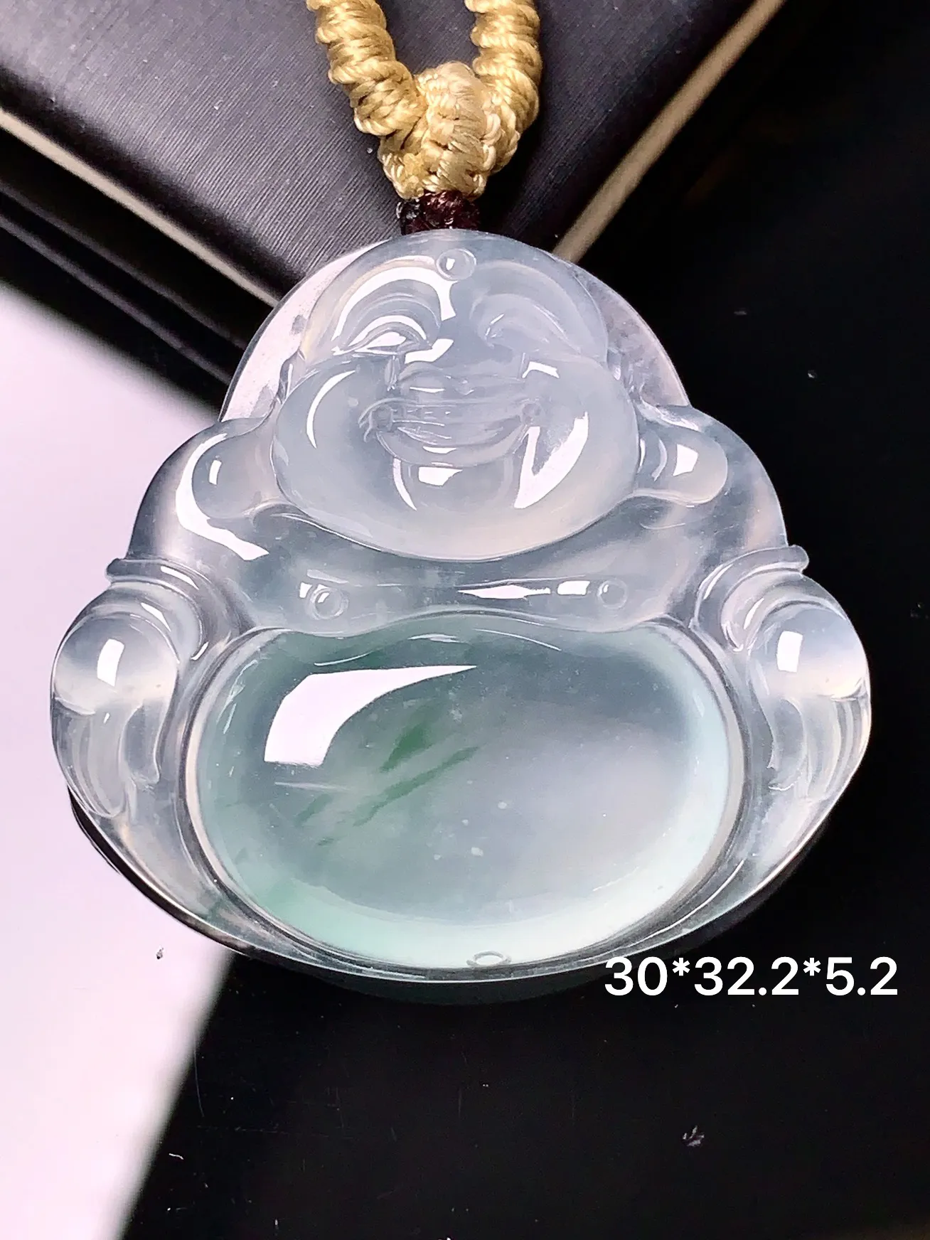 冰种飘绿佛公吊坠  玉质细腻 冰透水润 整体尺寸30*32.2*5.2