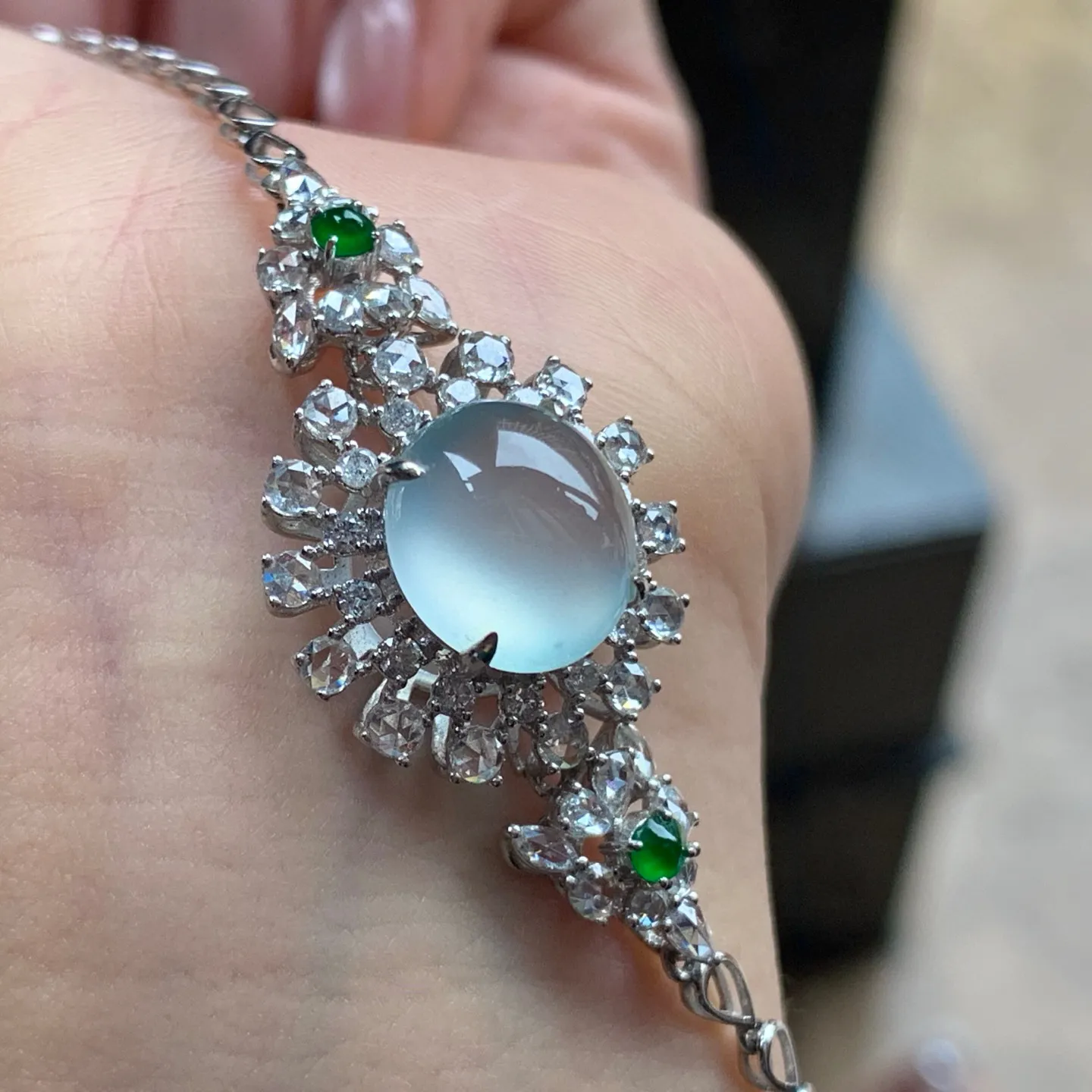 金钻镶嵌冰种手链^_^荧光十足 透亮