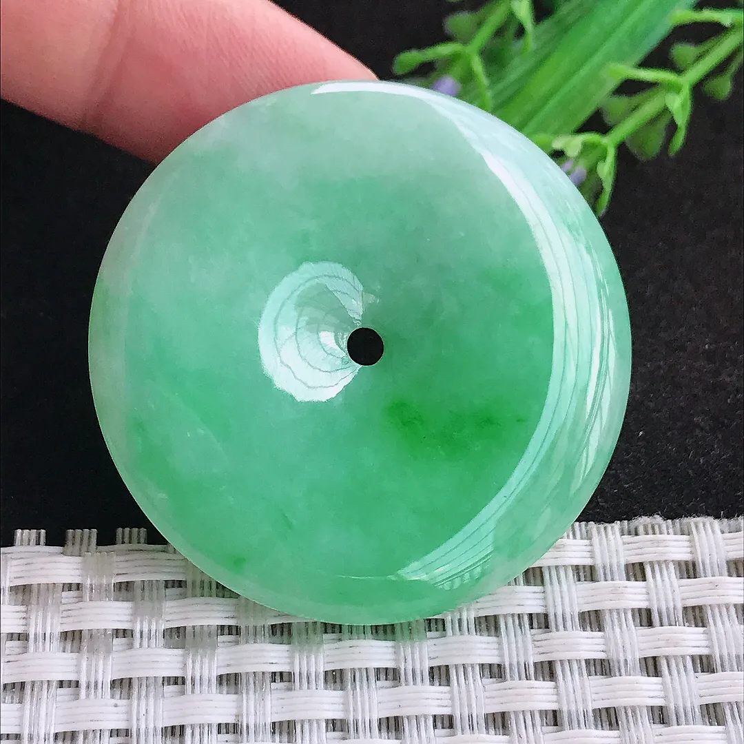 自然光43.7/6老坑精美温润飘阳绿平安扣吊坠天然翡翠玉坠挂件