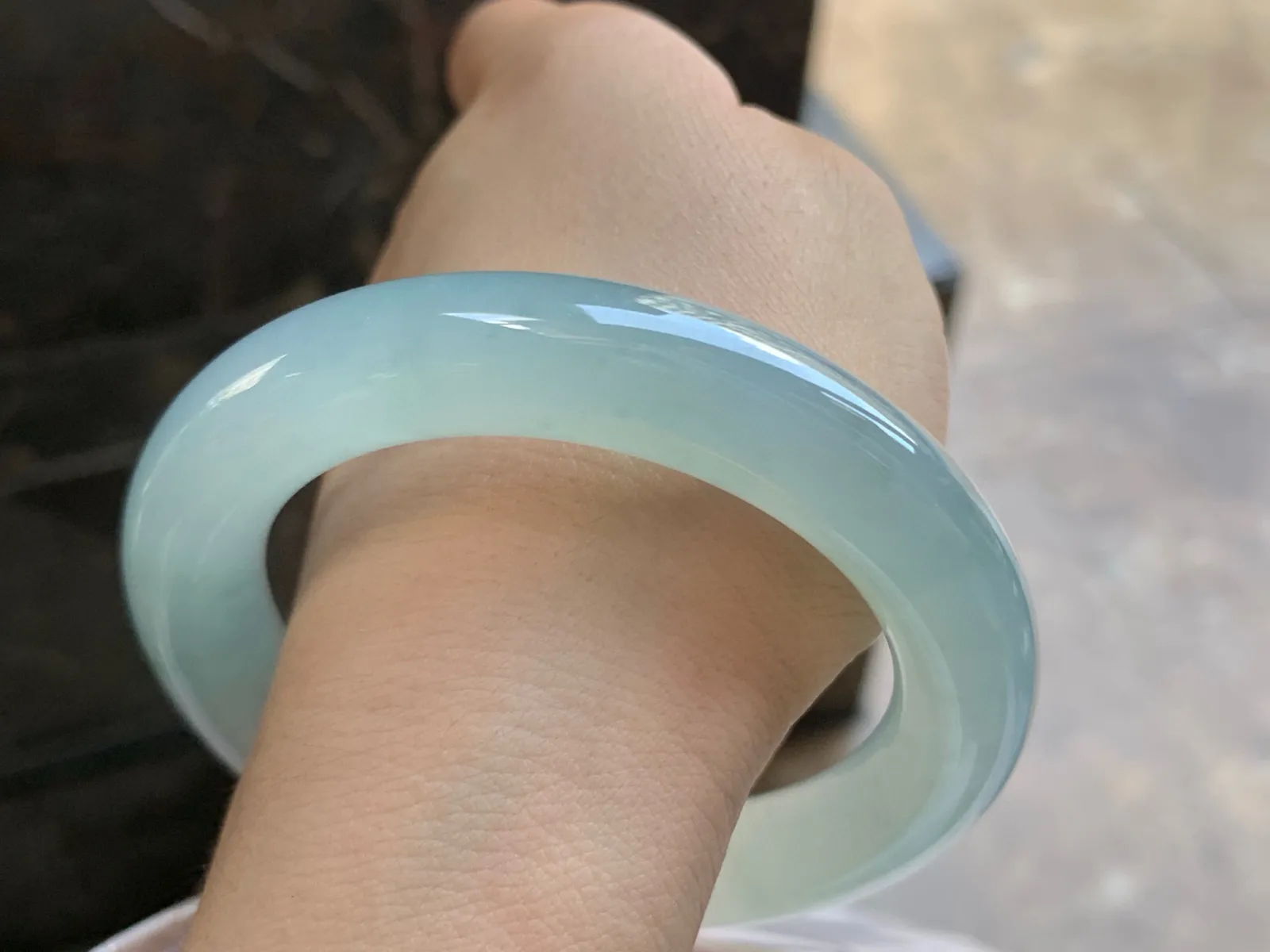 55.5-12

蓝水圆条手镯^_^水润冰透