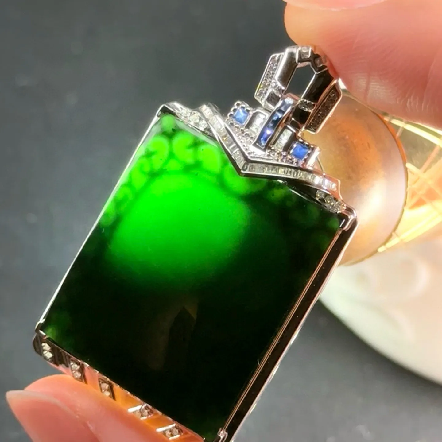 精品18k墨翠葫芦吊坠 种好色正 黑度极好 打灯通透 油性十足 尺寸46.3