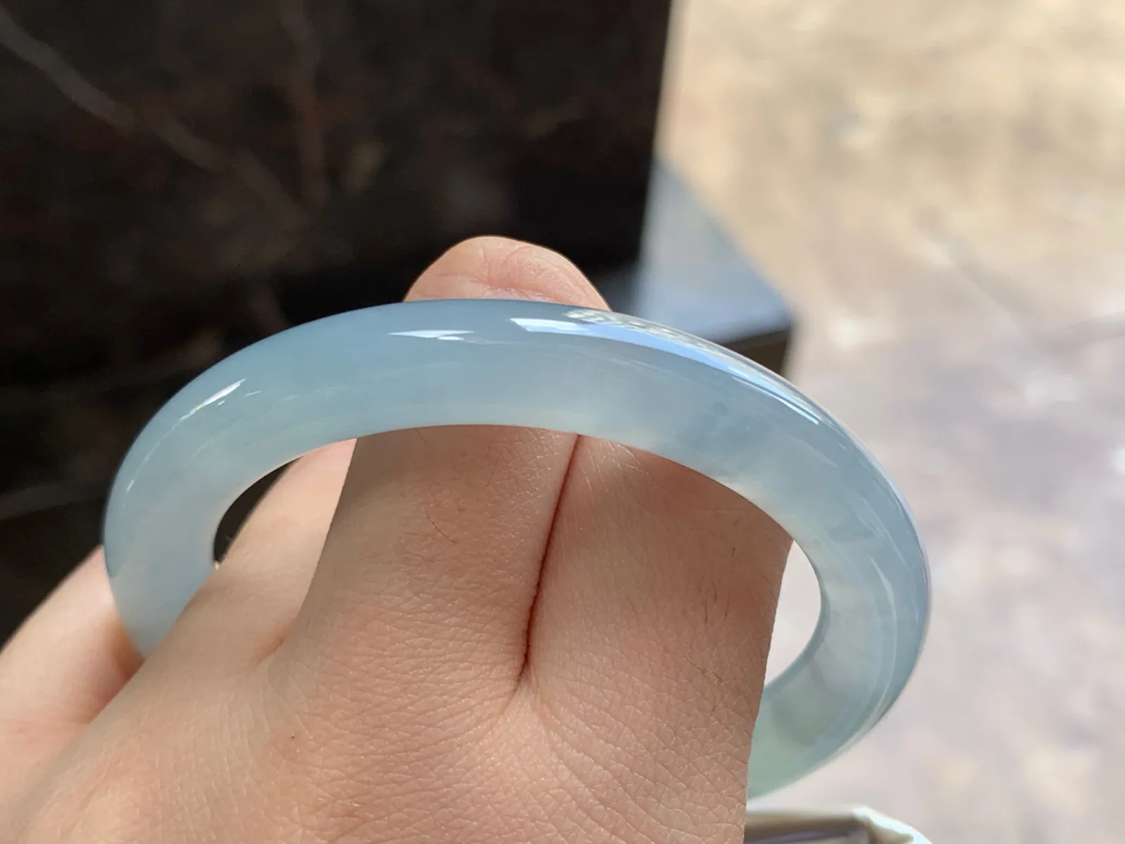 53-9

冰紫圆条手镯^_^水润清新
