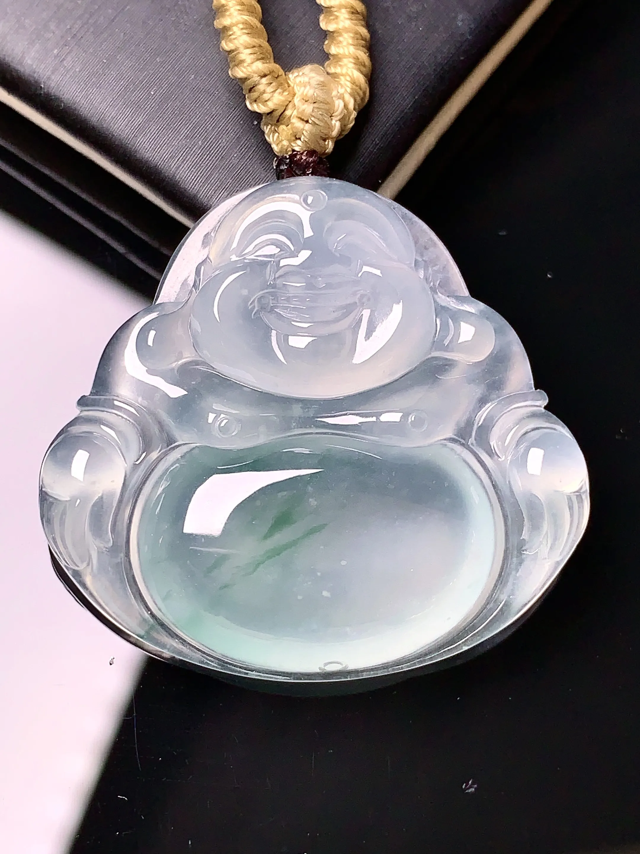 冰种飘绿佛公吊坠  玉质细腻 冰透水润 整体尺寸30*32.2*5.2