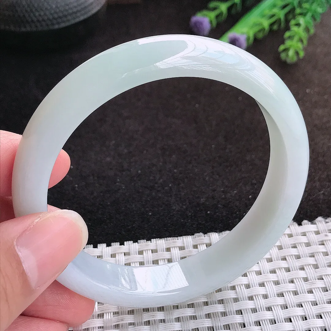 自然光60/12.9/7.8老坑秀气冰润白月光手镯宽边翡翠玉镯手环