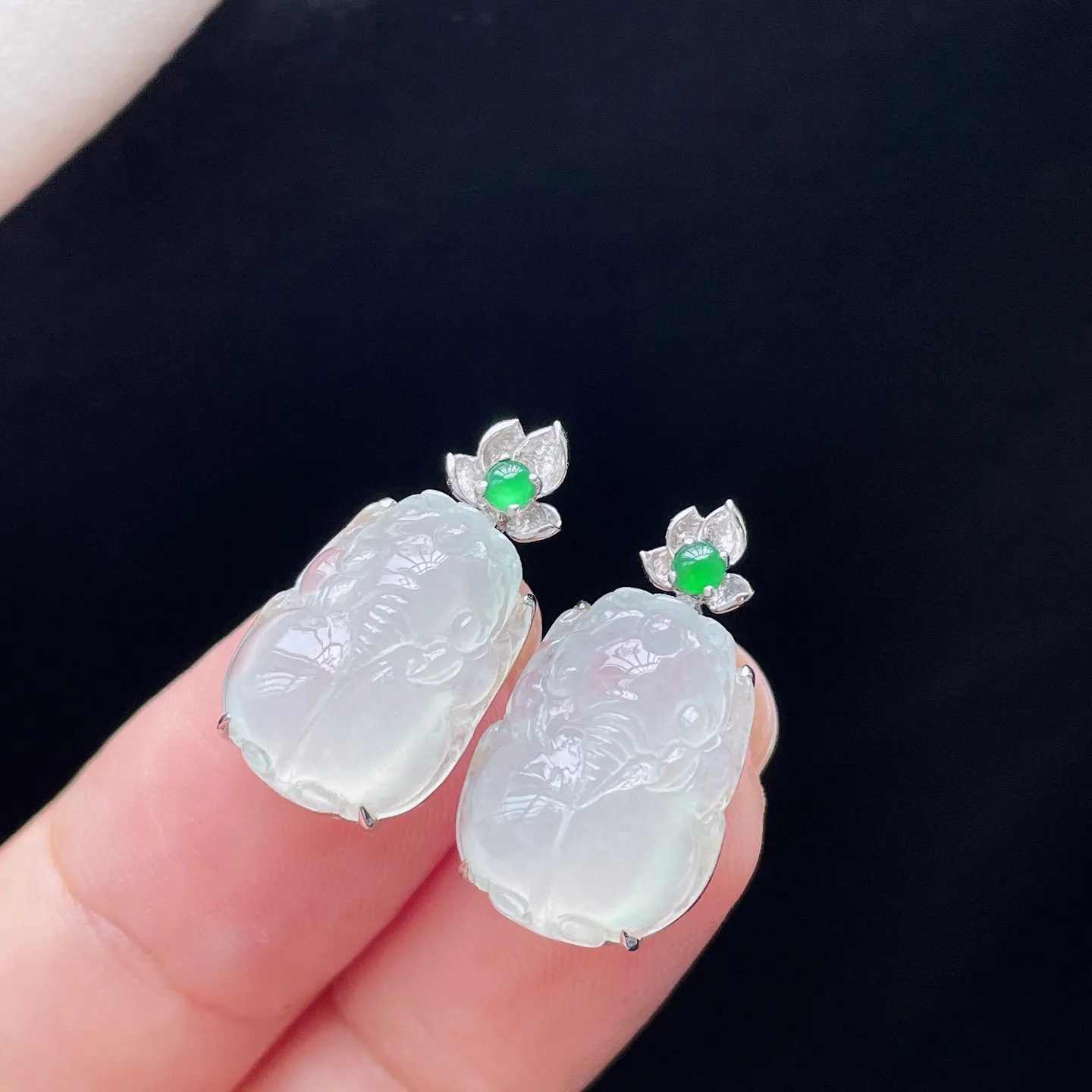 18K 冰种·貔貅
单件价
裸15.8-11.9-5.3
