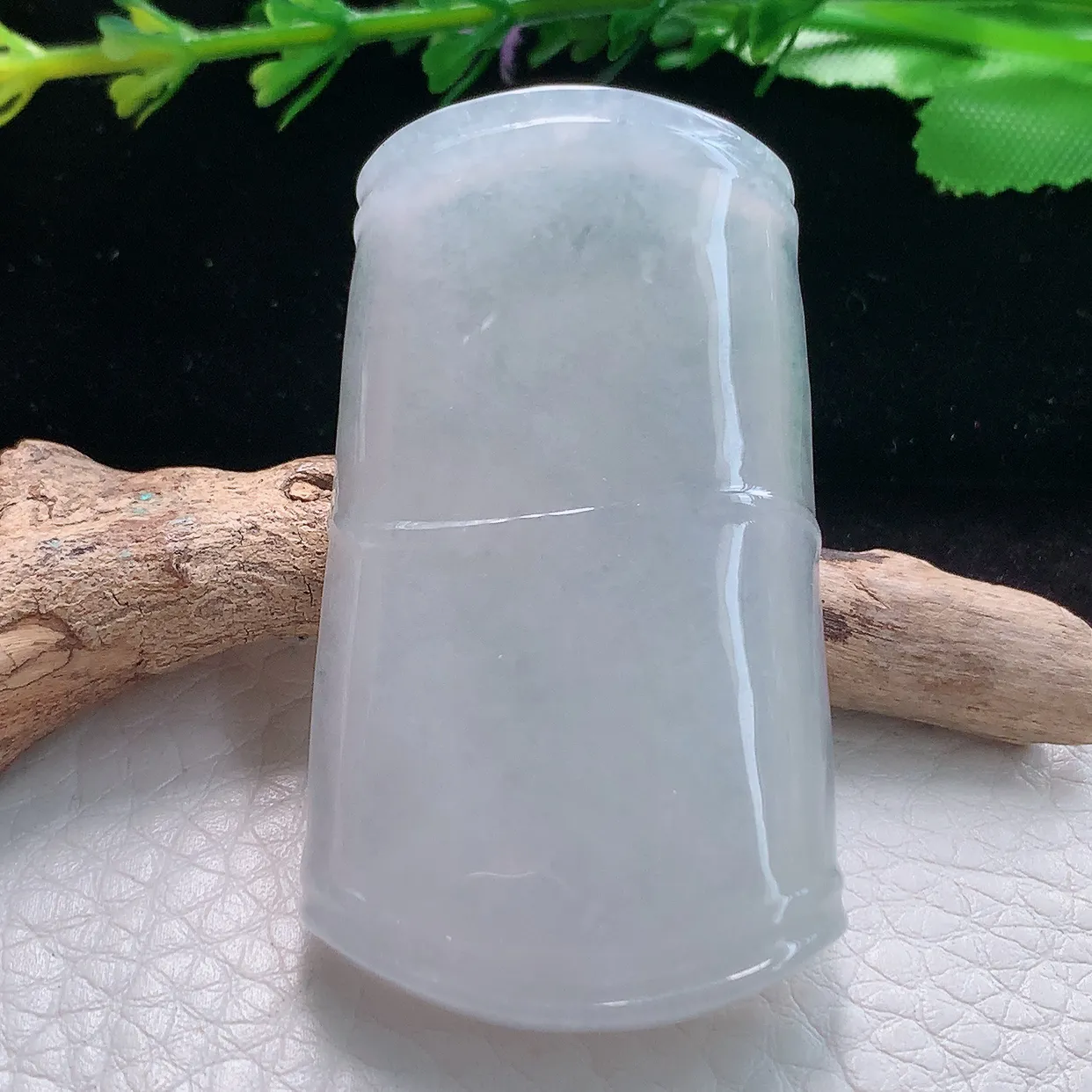 zzx实拍54.2*30.8*7.2缅甸翡翠精雕冰纯胸有成竹 竹节玉吊坠 玉挂件