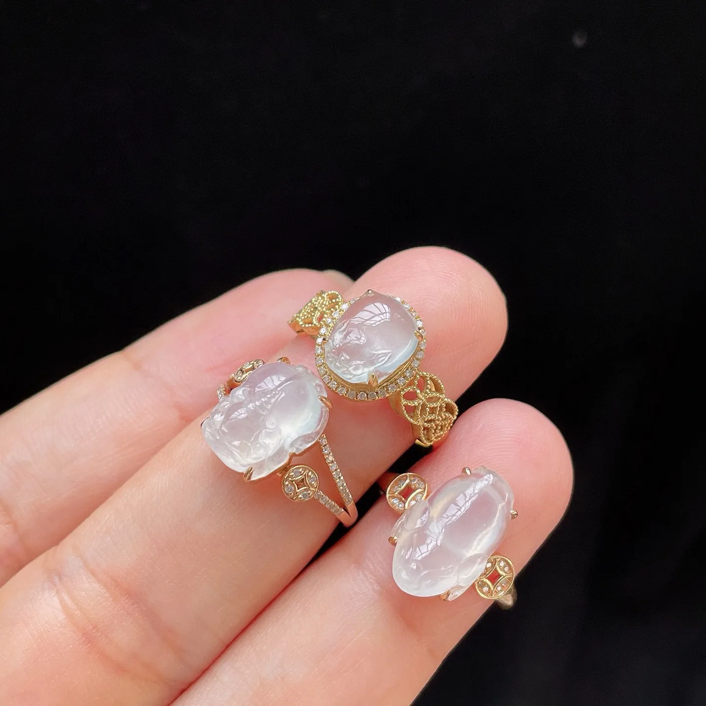 18K 冰种·貔貅戒指
单件价
裸11-6.9-5.5
内径16.3