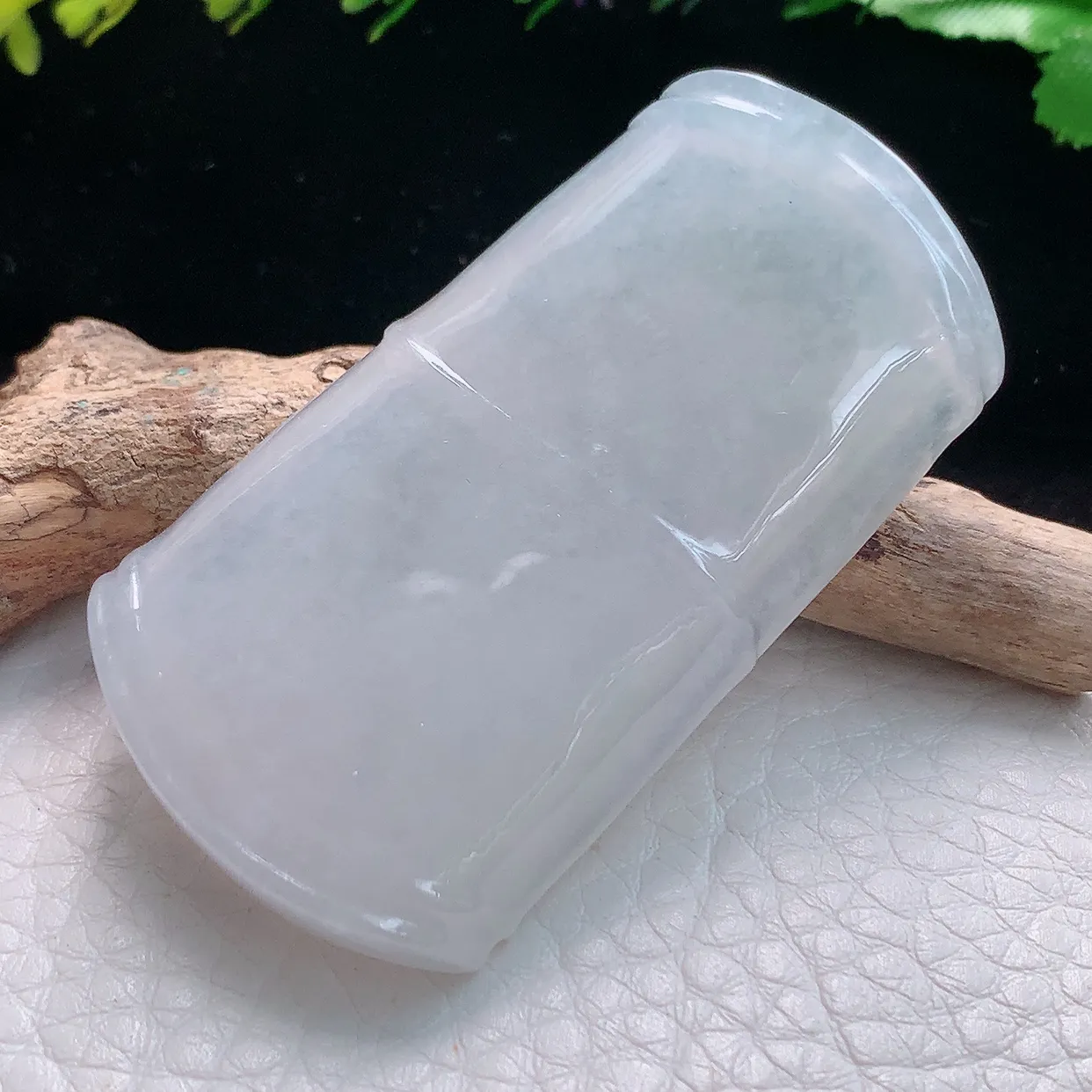 zzx实拍54.2*30.8*7.2缅甸翡翠精雕冰纯胸有成竹 竹节玉吊坠 玉挂件