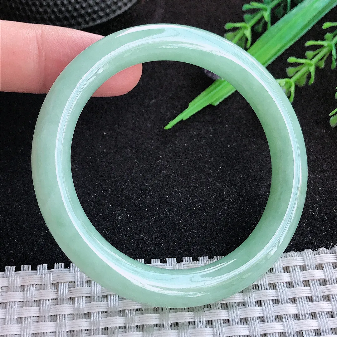 自然光52/8.8老坑秀气温润满绿圆条手镯宽边翡翠玉镯手环