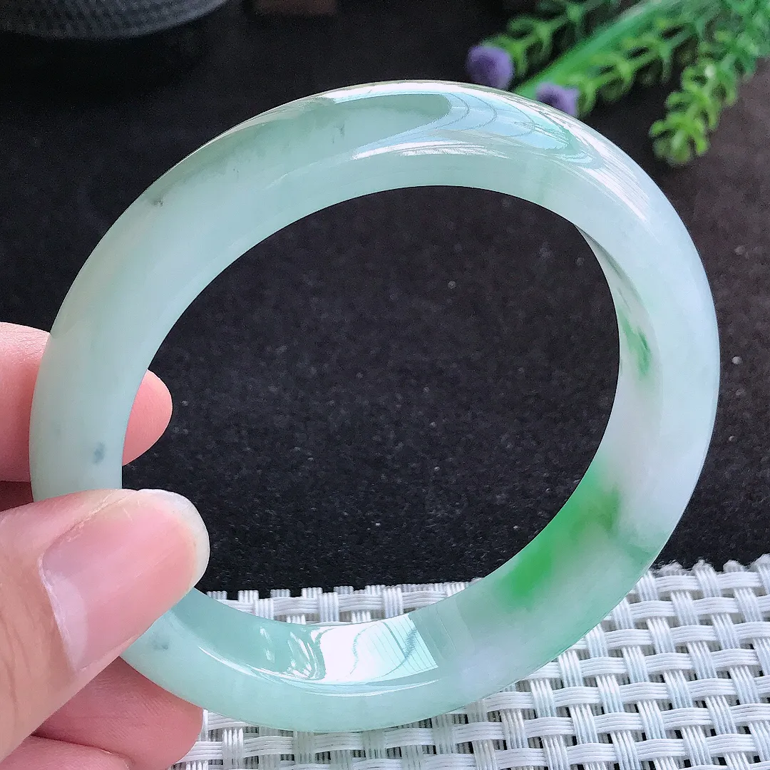 自然光59/13.1/9老坑冰润起胶飘绿手镯宽边翡翠玉镯手环