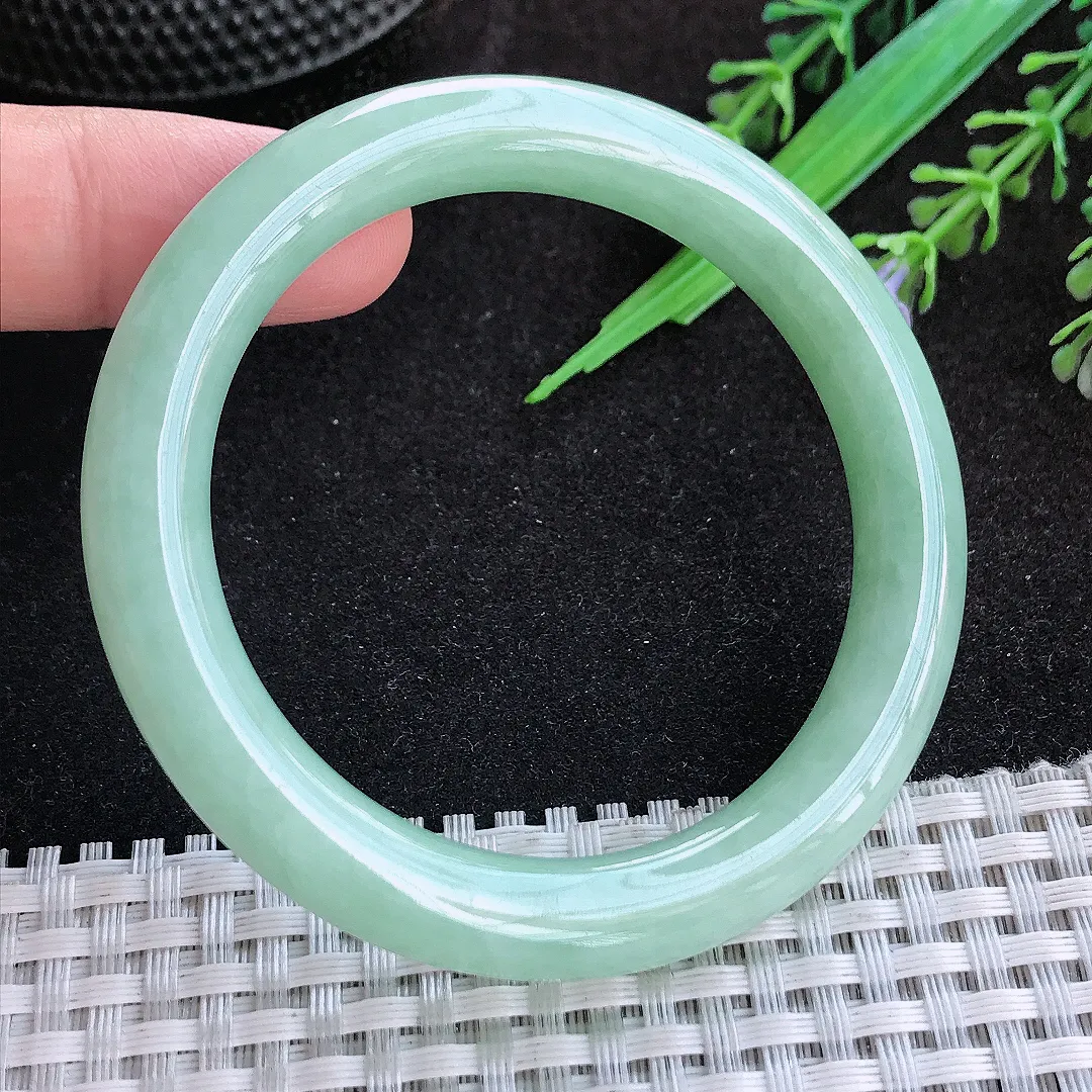 自然光52/8.8老坑秀气温润满绿圆条手镯宽边翡翠玉镯手环