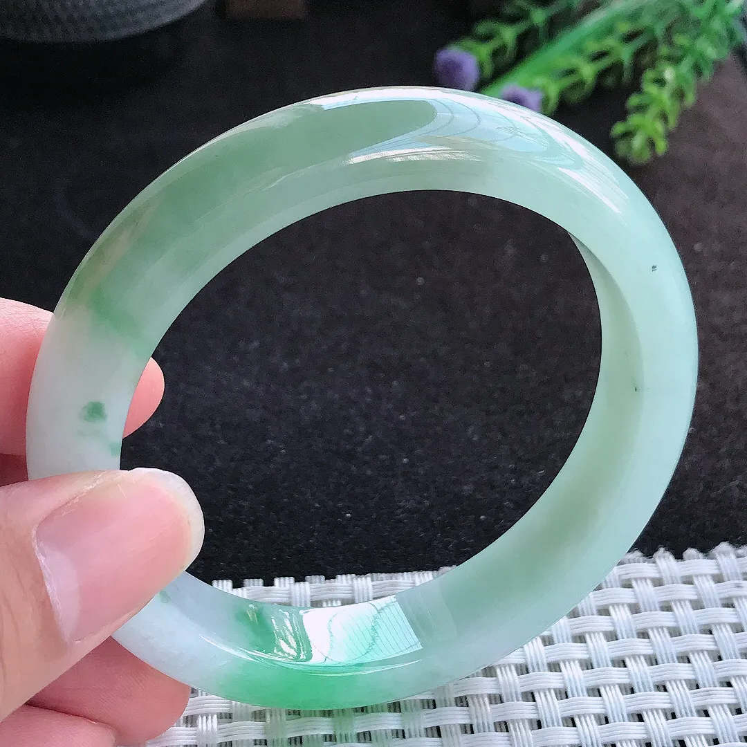自然光59/13.1/9老坑冰润起胶飘绿手镯宽边翡翠玉镯手环