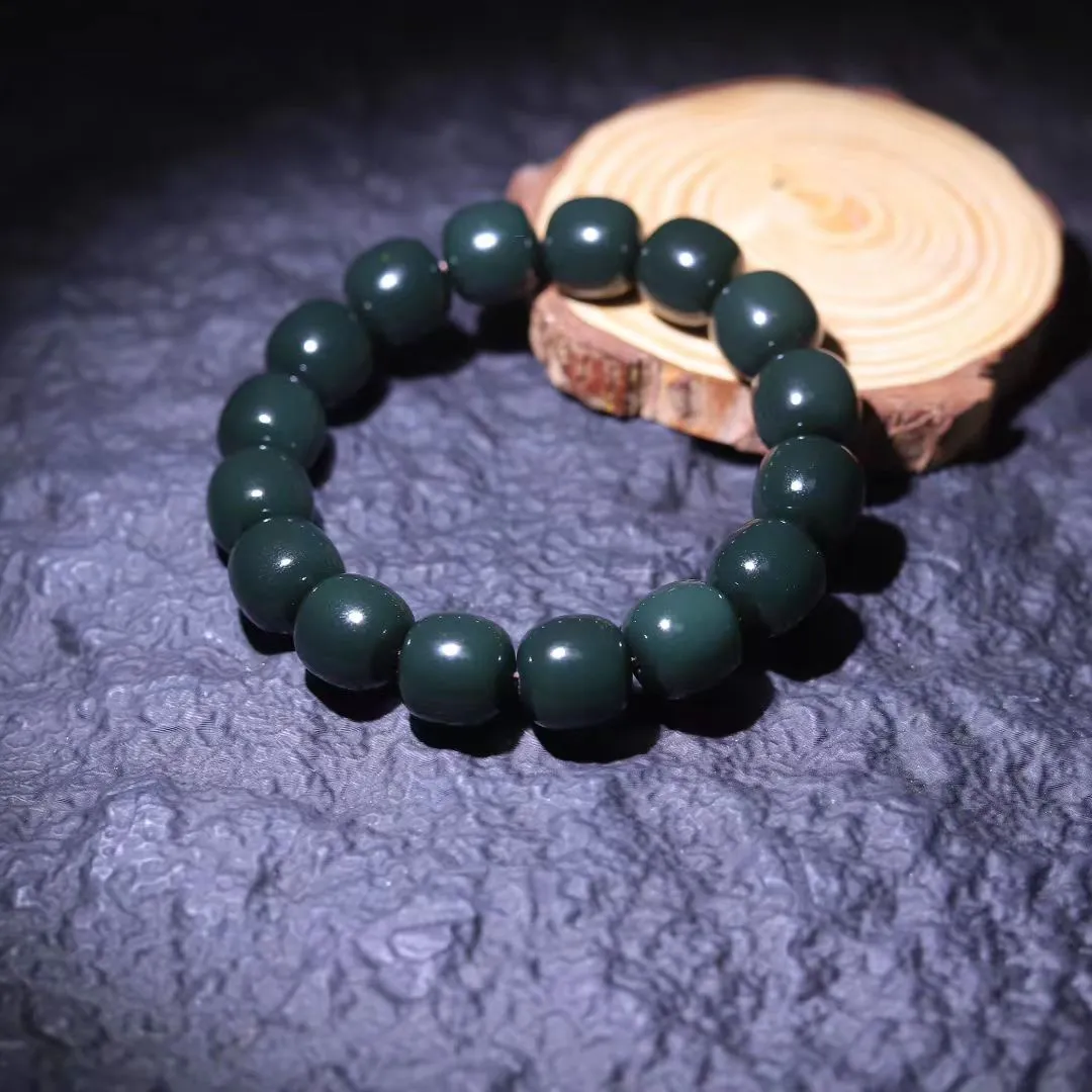 ⭕品质优选⭕​‎͏ 
     ──「灿‮星烂‬河.手串」
塔青手串‮玉，‬质细‮温腻‬润，色泽均‮，匀‬油性十足‮珠。‬珠落玉盘‮间，‬关莺语花底滑，一‮美生‬好时光，‮论无‬身在何‮，处‬都有它相伴‮守相‬。
13-14mm75g