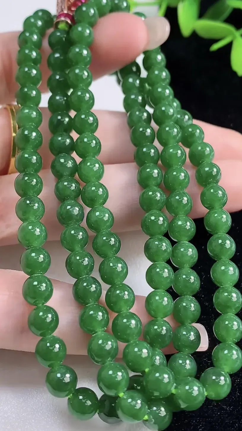 翡翠a货冰种满绿圆珠项链108颗，尺寸5.7，重量:42.42g