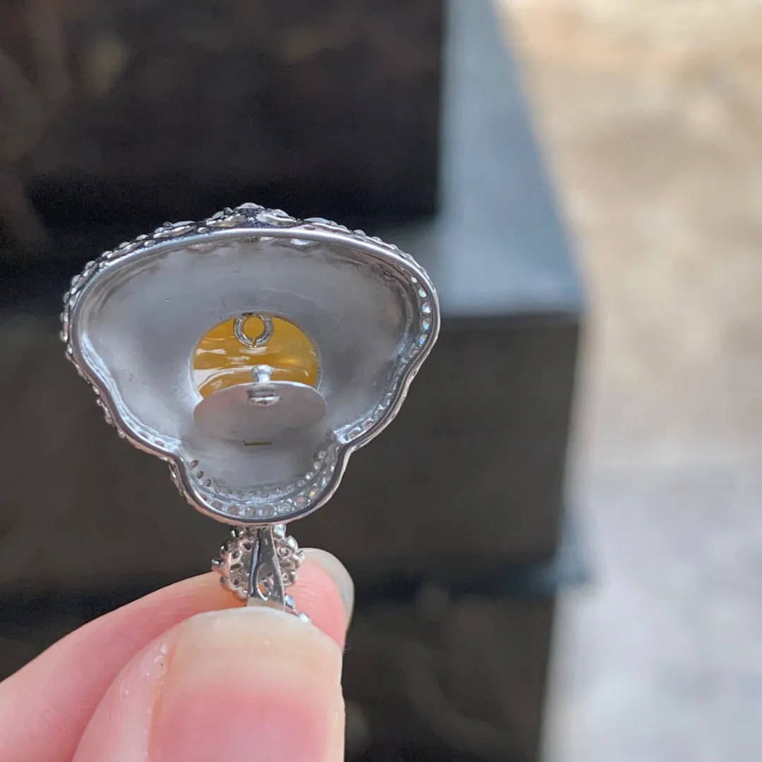 金镶钻·冰黄翡佛公吊坠