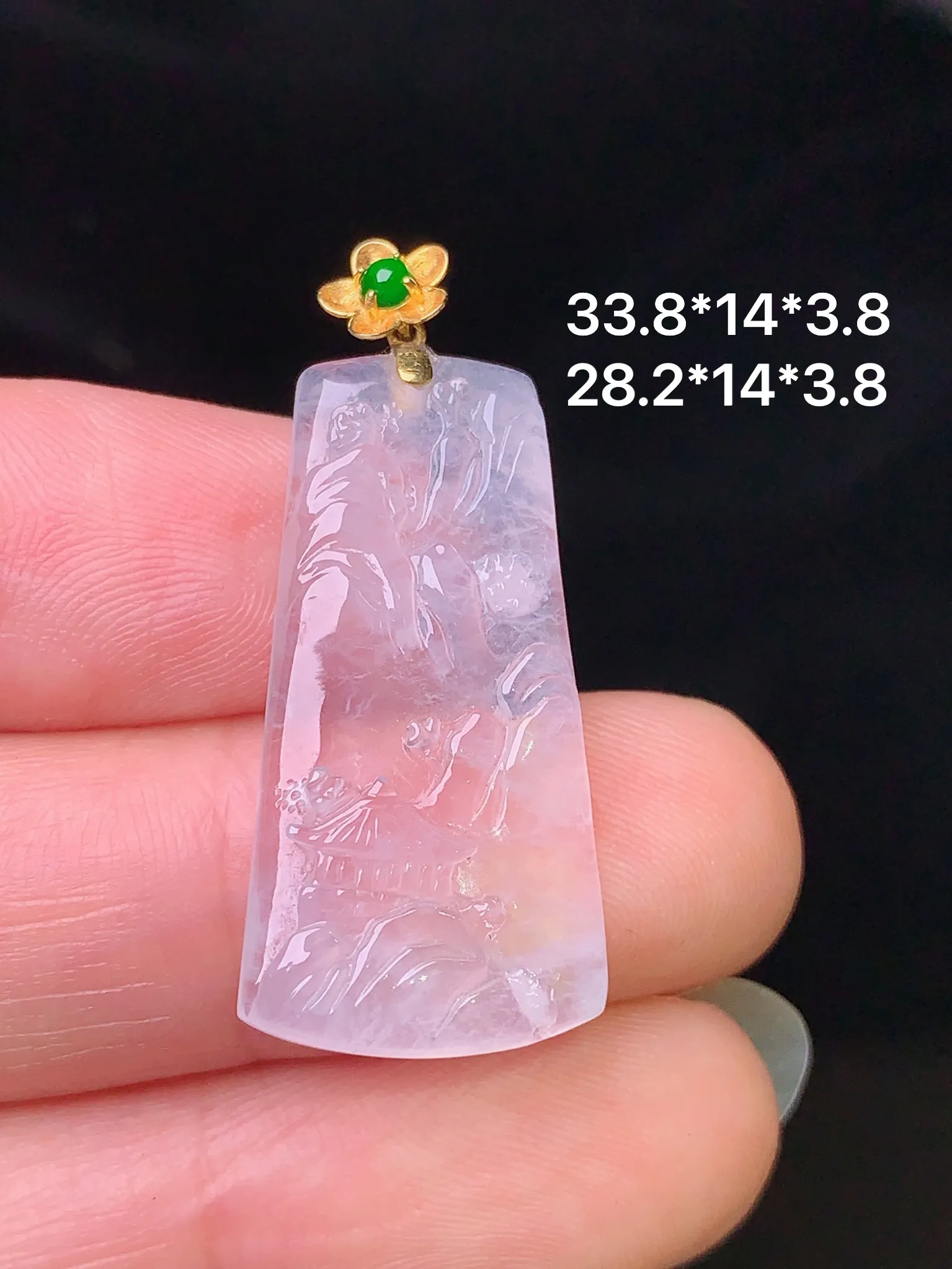18k金镶嵌冰种山水牌子吊坠 玉质细腻 色泽艳丽  整体尺寸33.8*14*3.8