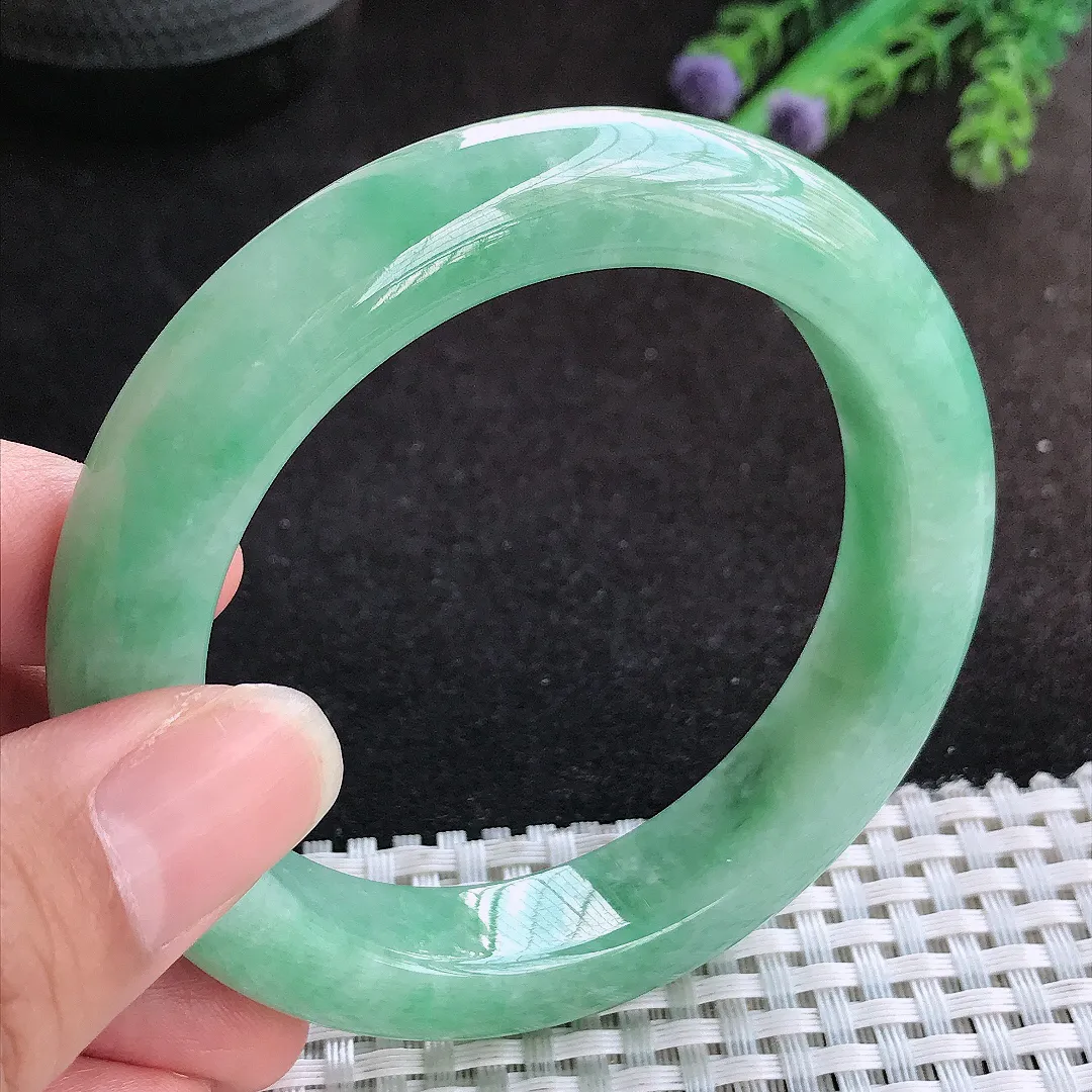 自然光57/12.6/9.7老坑精美温润满绿手镯宽边翡翠玉镯手环