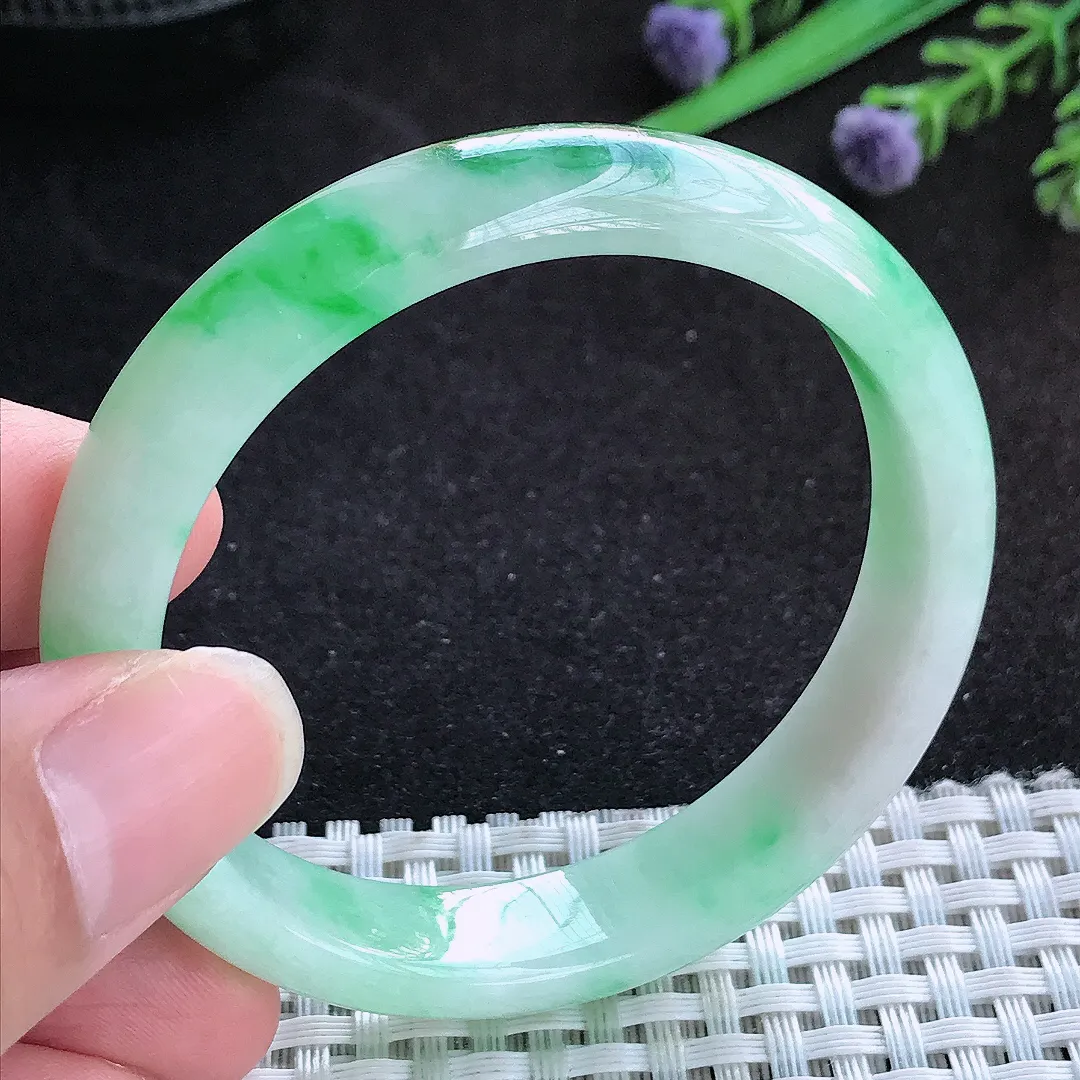 自然光51.5/11.3/6.8老坑精美温润飘阳绿手镯宽边翡翠玉镯手环
