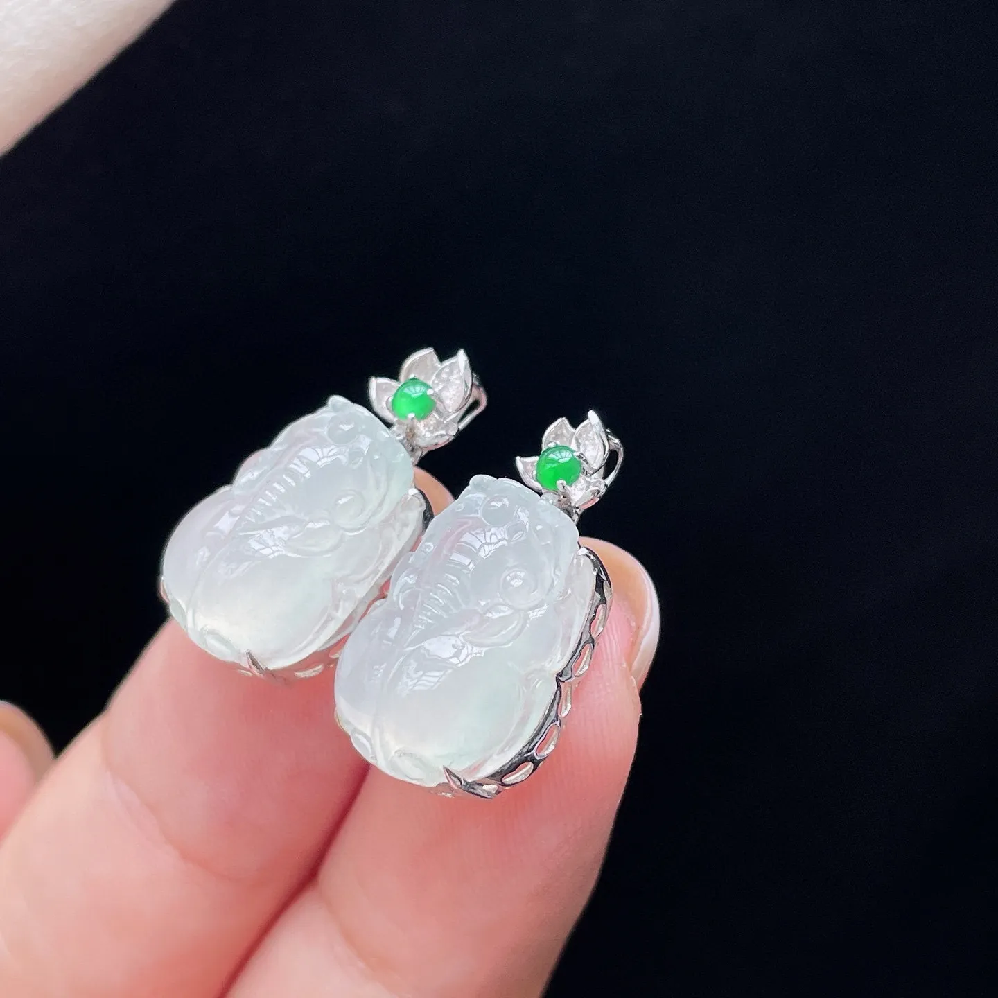 18K 冰种·貔貅
单件价
裸15.8-11.9-5.3