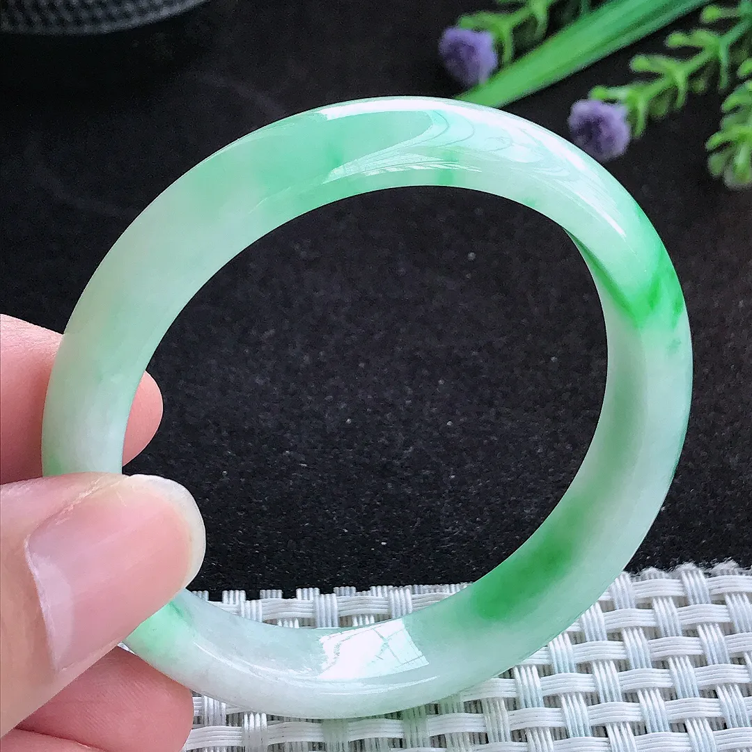 自然光51.5/11.3/6.8老坑精美温润飘阳绿手镯宽边翡翠玉镯手环