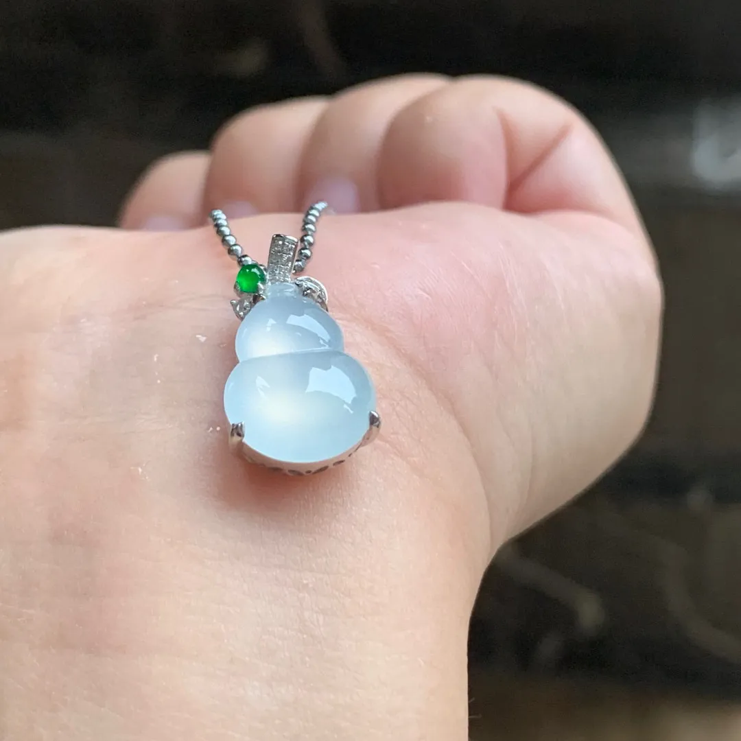 金镶·冰种茅台白葫芦吊坠