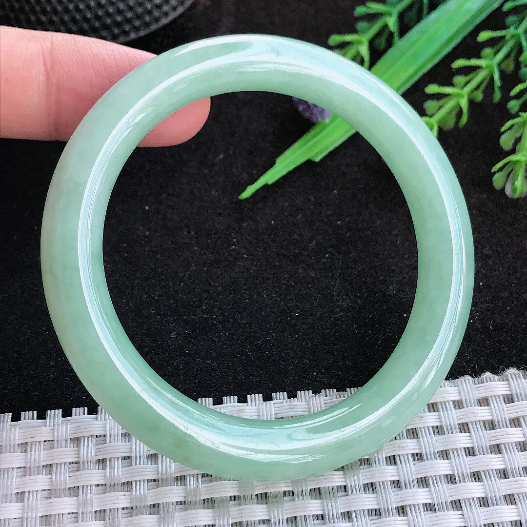 自然光52/8.8老坑秀气温润满绿圆条手镯宽边翡翠玉镯手环