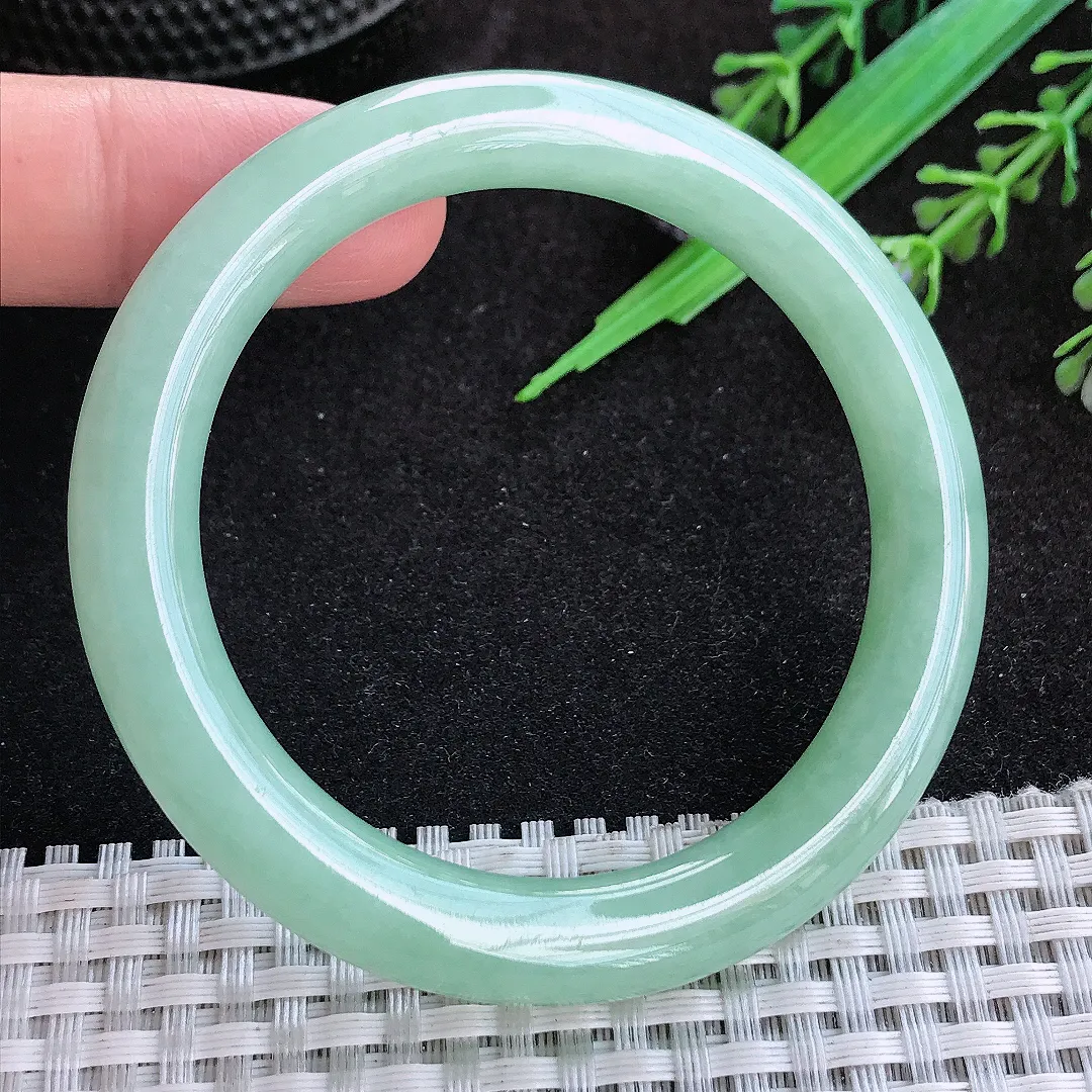 自然光52/8.8老坑秀气温润满绿圆条手镯宽边翡翠玉镯手环