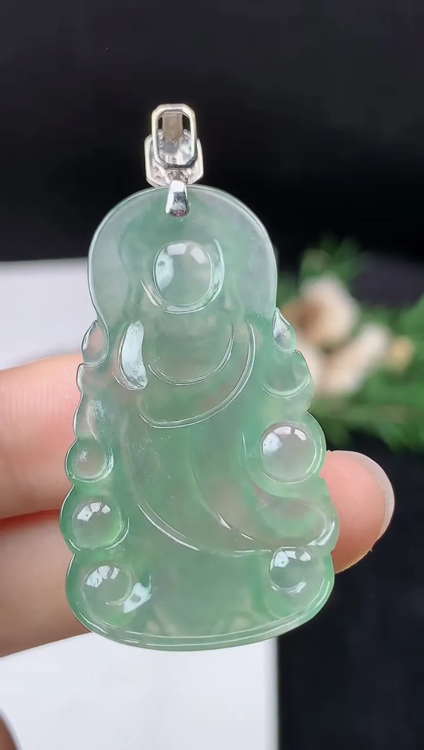 翡翠a货18k金冰种满绿观音菩萨吊坠，尺寸39-22.9-4.2，重量:7.06g