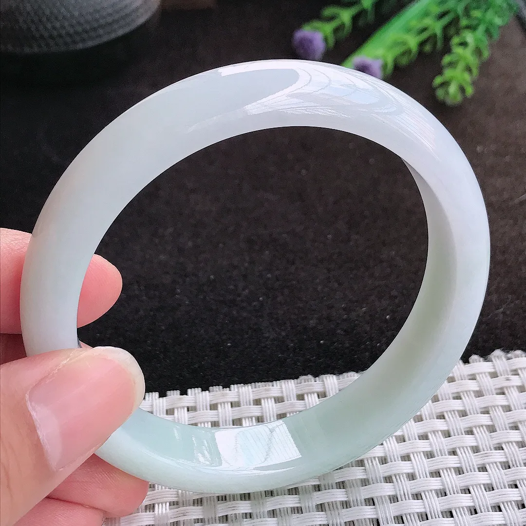 自然光60/12.9/7.8老坑秀气冰润白月光手镯宽边翡翠玉镯手环