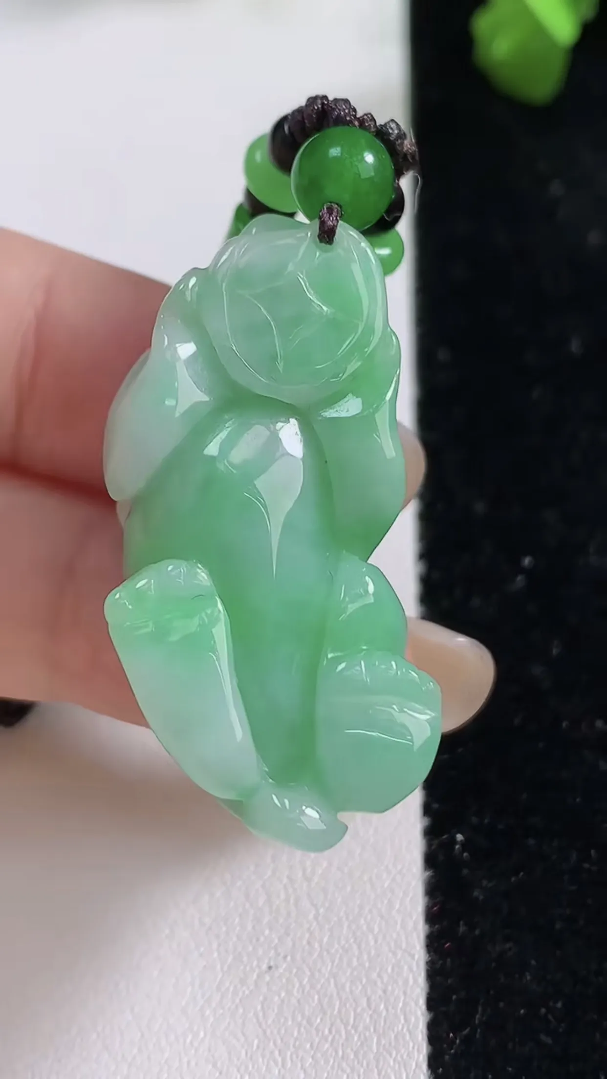 缅甸天然翡翠a货 老坑料起胶冰润 满绿招财霸气貔貅吊坠，尺寸36.3-16.2-15.3mm  y  20.35