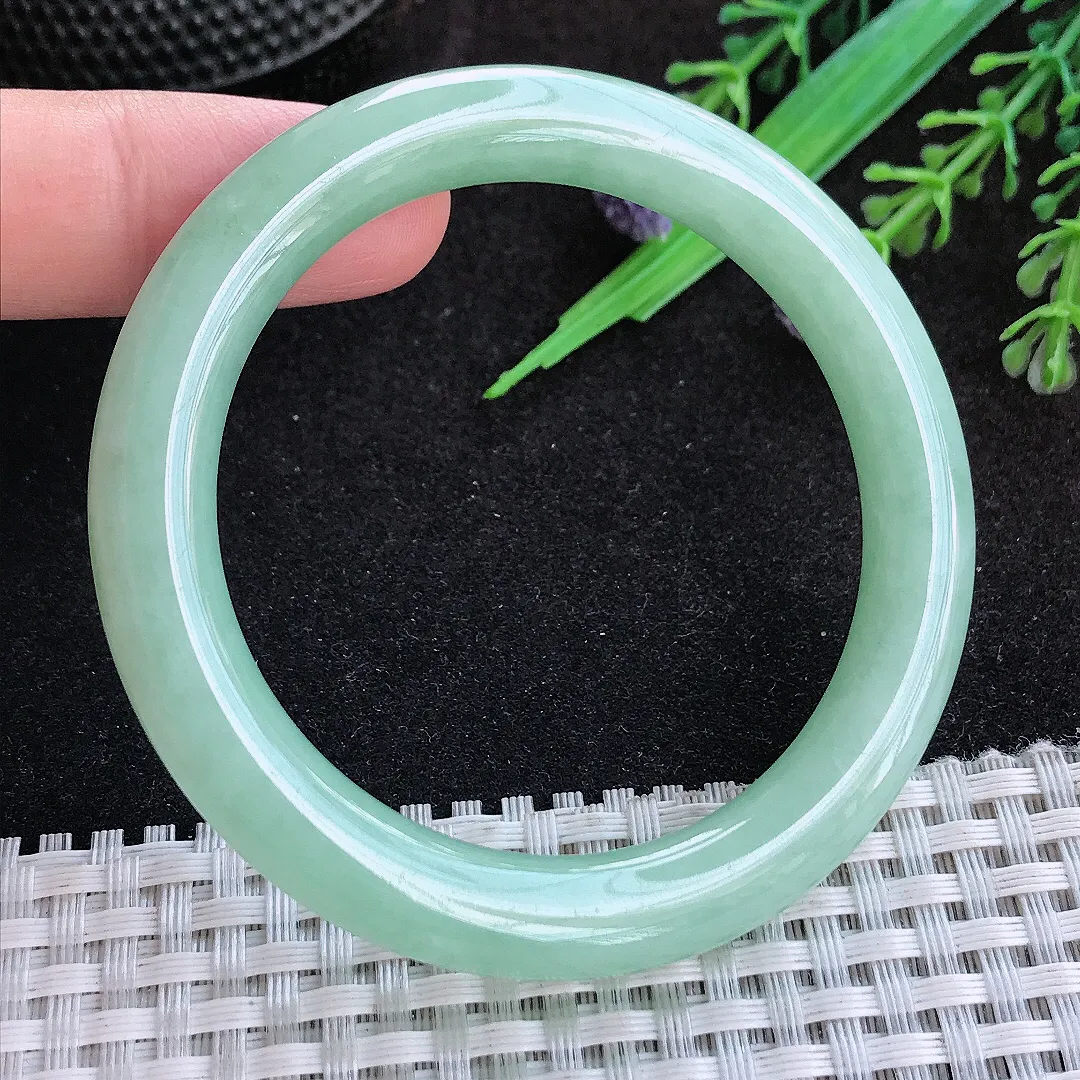 自然光52/8.8老坑秀气温润满绿圆条手镯宽边翡翠玉镯手环