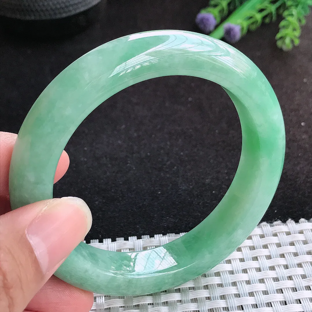 自然光57/12.6/9.7老坑精美温润满绿手镯宽边翡翠玉镯手环