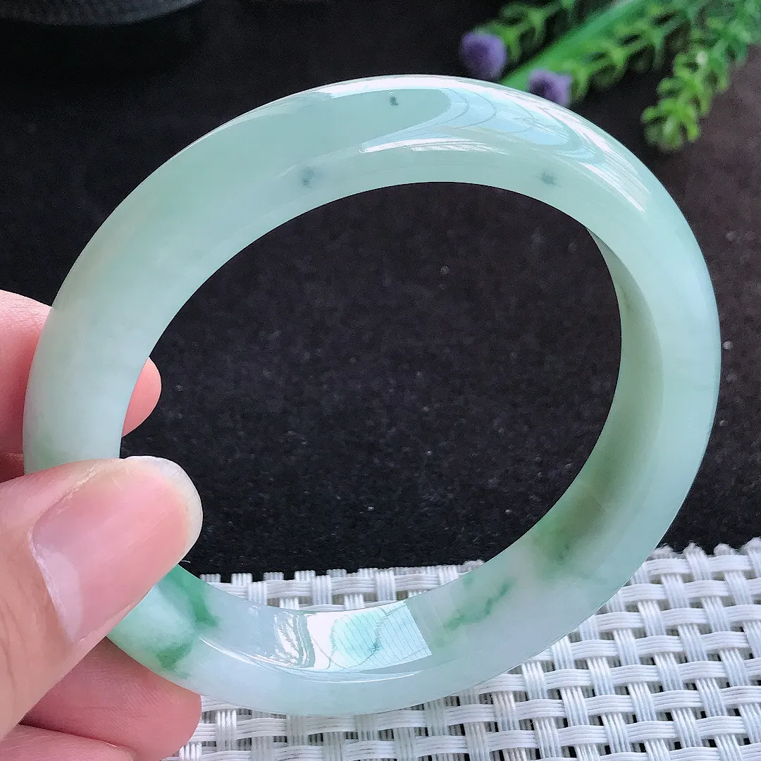 自然光59/13.1/9老坑冰润起胶飘绿手镯宽边翡翠玉镯手环