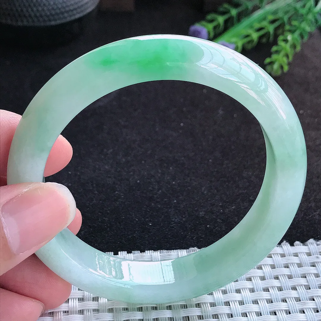 自然光59.5/13/9老坑冰润水灵飘绿手镯宽边翡翠玉镯手环
