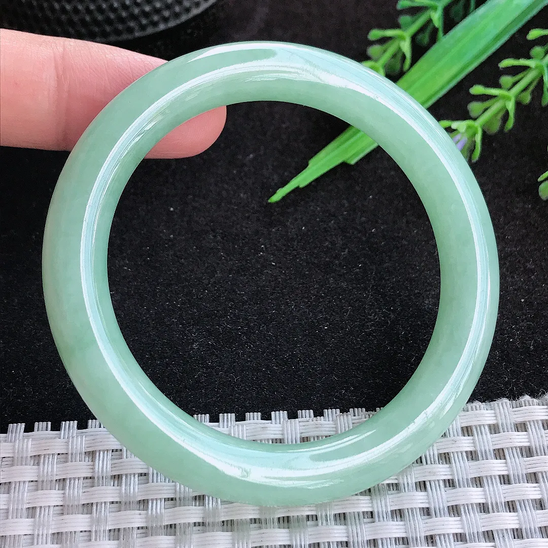 自然光52/8.8老坑秀气温润满绿圆条手镯宽边翡翠玉镯手环