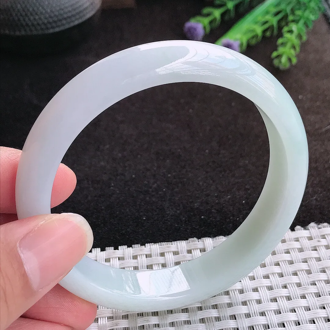 自然光60/12.9/7.8老坑秀气冰润白月光手镯宽边翡翠玉镯手环