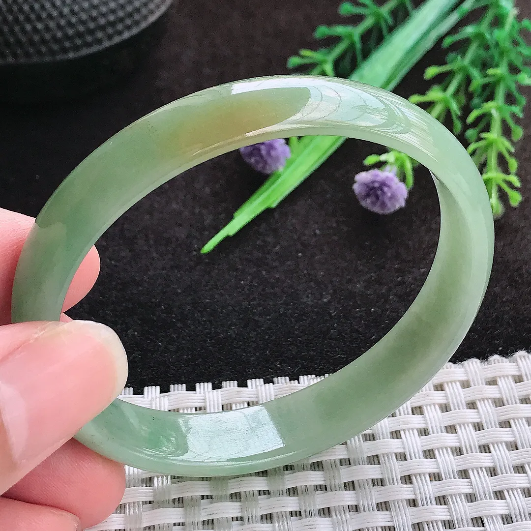 自然光56/49/12.5/5.3老坑精美温润油绿贵妃手镯宽边翡翠玉镯美人镯