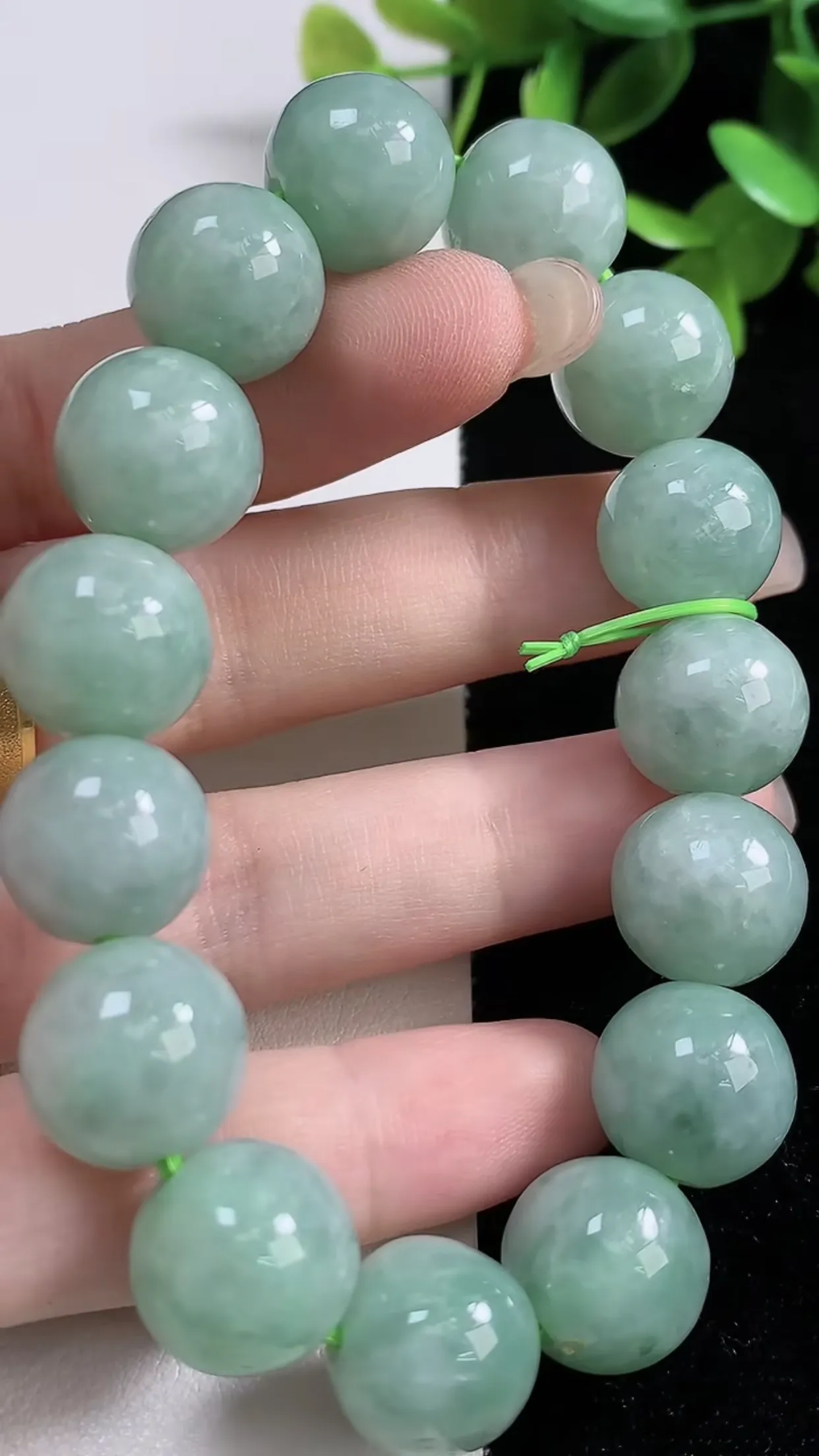缅甸天然翡翠a货 老坑料起胶冰润 满绿圆珠手串 手链 尺寸13.5mm 15颗  y  62.50